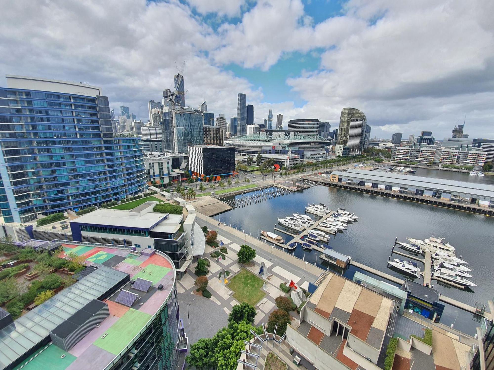 Harbour Escape Apartments Docklands Melbourne Bagian luar foto
