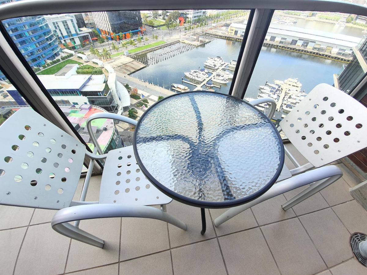 Harbour Escape Apartments Docklands Melbourne Bagian luar foto